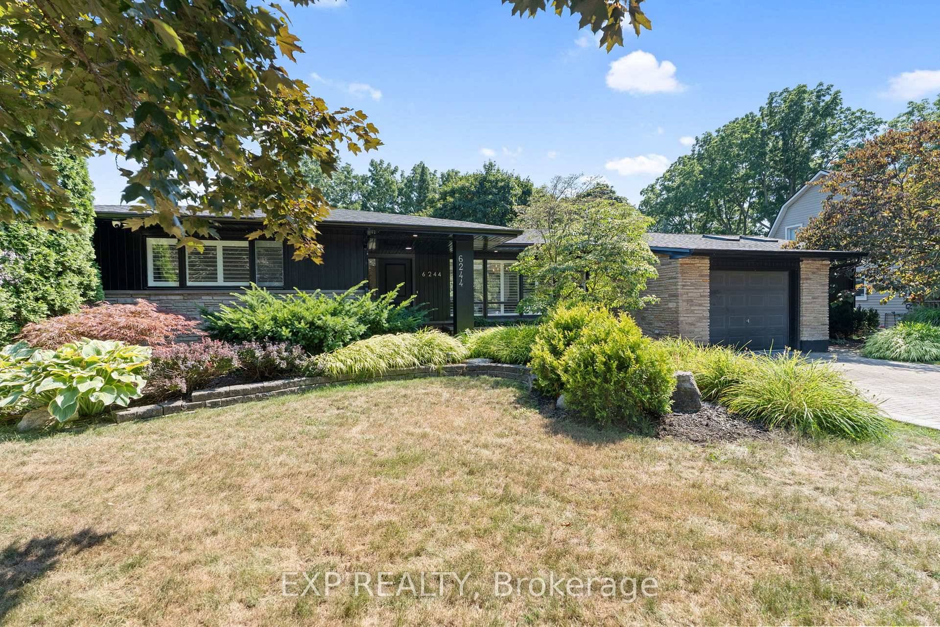 Welcome to this standout executive bungalow in one of Niagara's most prestigious north end neighbourhoods just steps from both A.