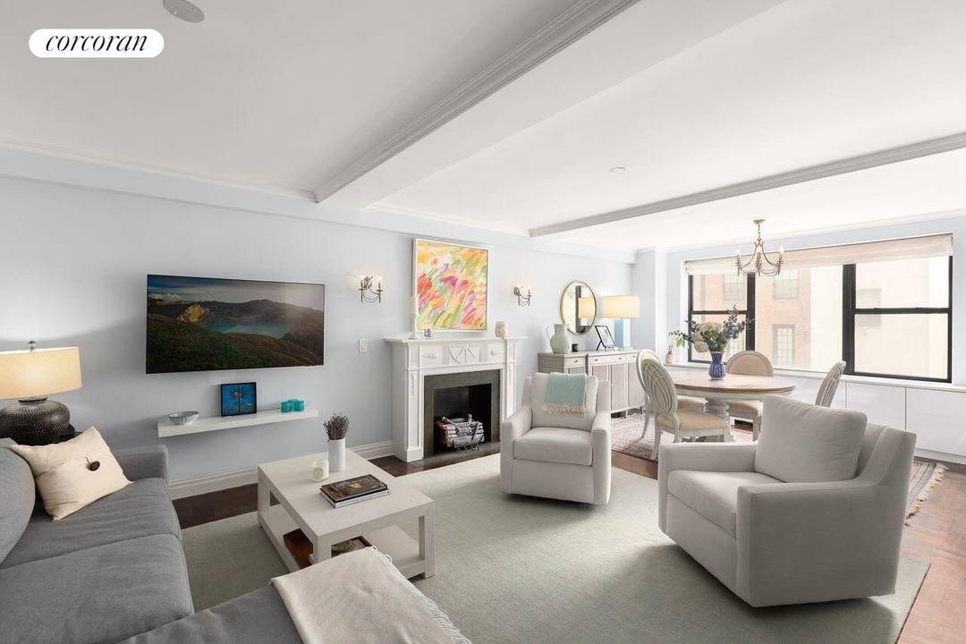 Excellent condition, and perfectly located in the heart of the upper eastside, this beautifully renovated property features the best of everything.