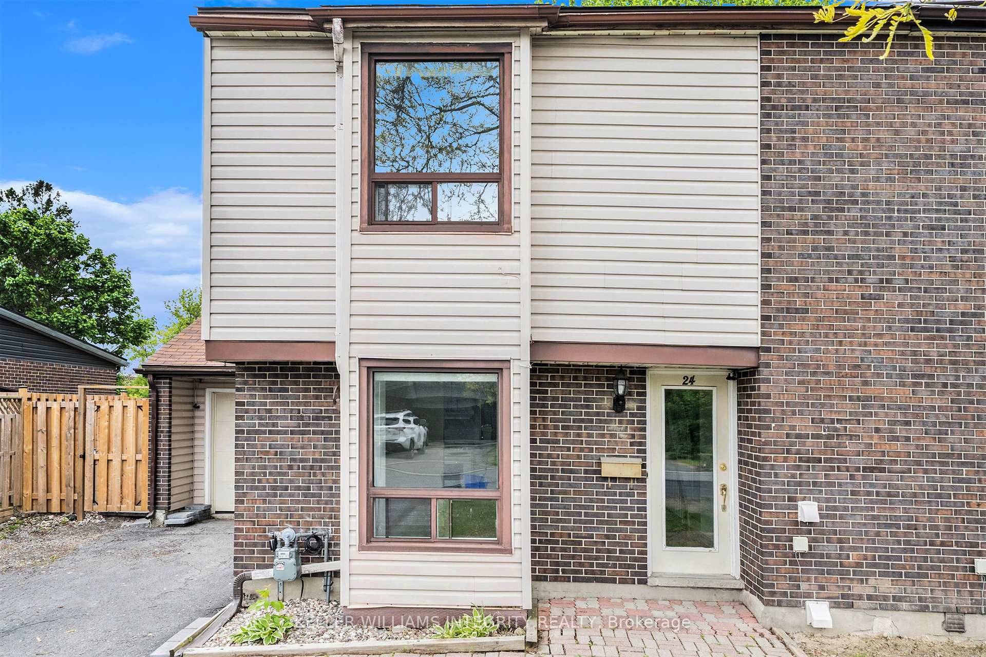 This 4 bedroom, 3 bathroom semi detached home, ideally situated in a highly central neighborhood.