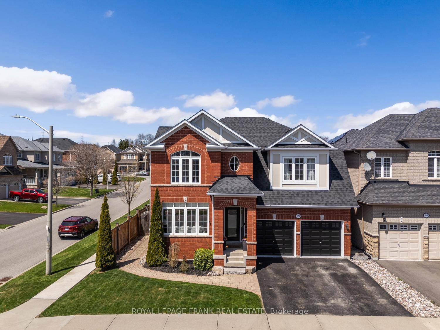 Welcome home to a stunning all brick Marshal home in North Oshawa.