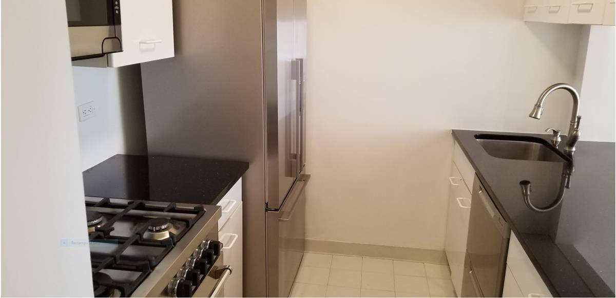 Luxury Cove Club Mid rise Elevator building !