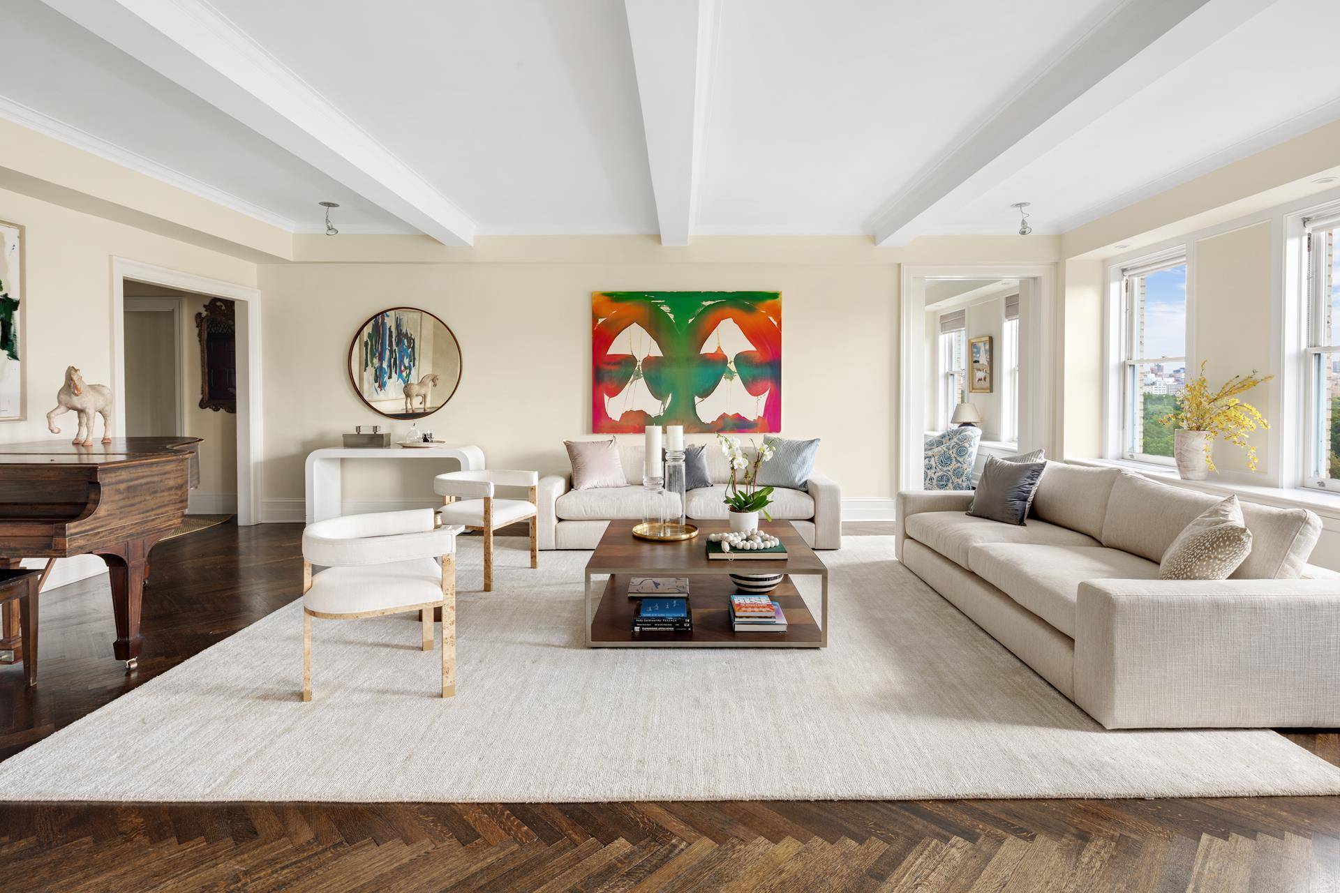 Come see this breath taking five to six bedroom apartment with Southern views over the Natural History Museum and Central Park.
