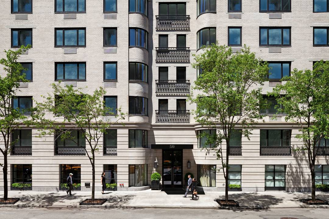 530 Park 7D New Sponsor exclusive from Classic Marketing, a special 3 bedroom residence at 530 Park Avenue with no board approval.