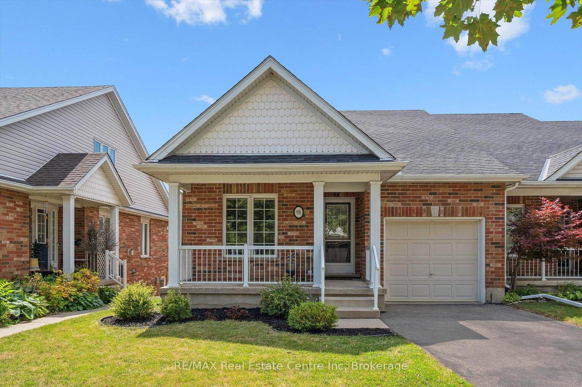 Beautifully renovated FREEHOLD townhouse bungalow tucked into Guelphs desirable east end !