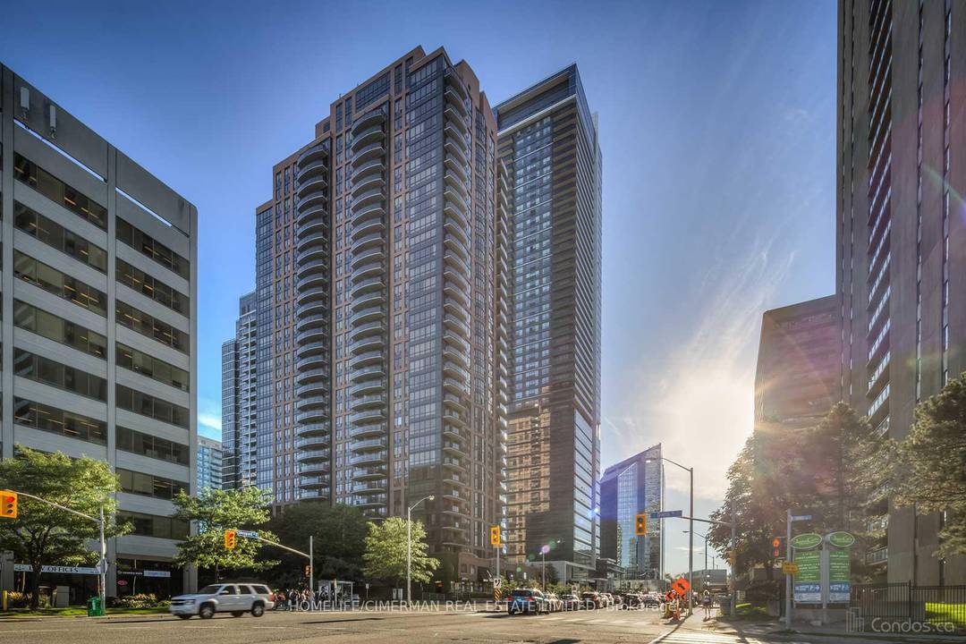 Bright, Functional Layout Bachelor Apt In a Luxurious Building.