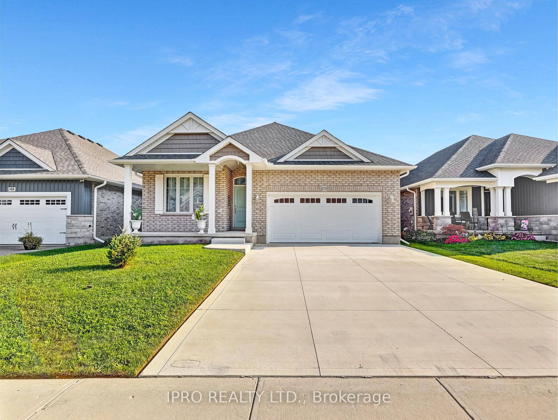 Stunning Almost Brand New Home !