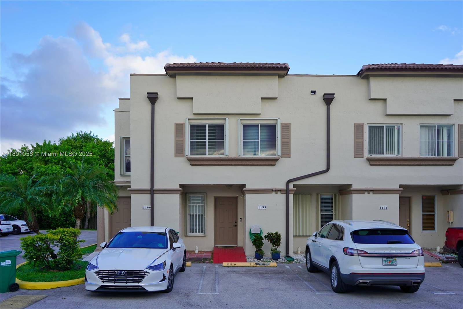 Stunning 3 Bedroom Townhouse 2 baths in the Puerto Bello Community.