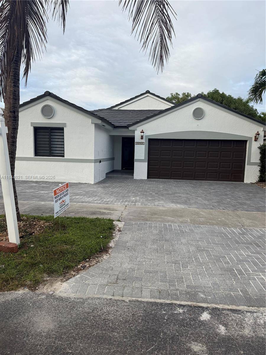 Beautiful, spacious and bright one story single home in West Kendall.