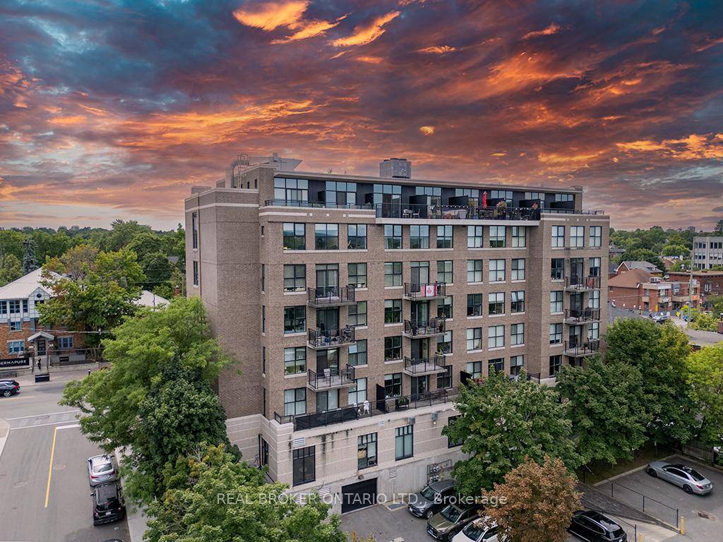 Welcome to this stunning two bedroom, two bathroom, two story condo located in one of Ottawas most sought after neighborhoods.