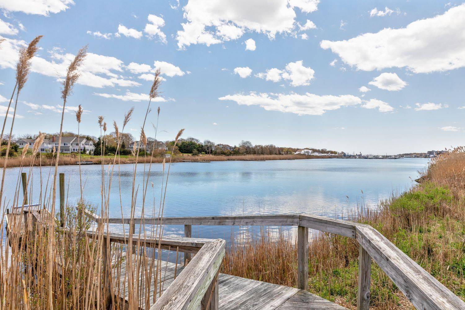 Private Waterfront Resort:Dock Pool Jacuzzi 4+BR Decks Rent Now! 