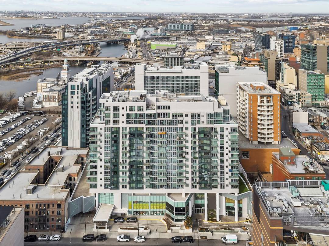 Introducing a luxury 2 bedroom, 2 bathroom rental at Tangram House South, offering city views, 24 hour doorman service, and 2 minute to the 7 train.