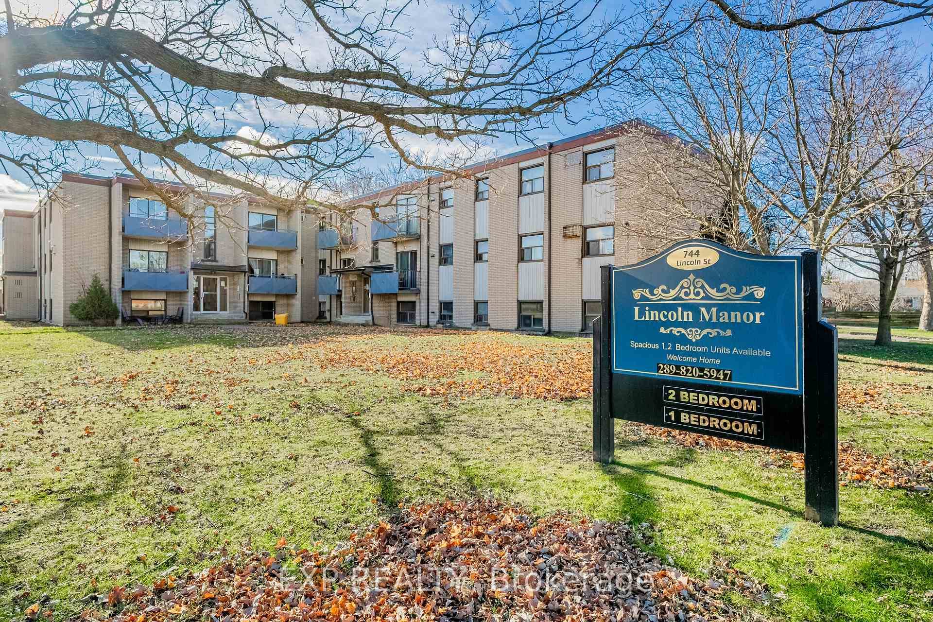 Bright and affordable 1 bedroom, 1 bath unit in professionally managed Lincoln Manor, available for immediate occupancy.
