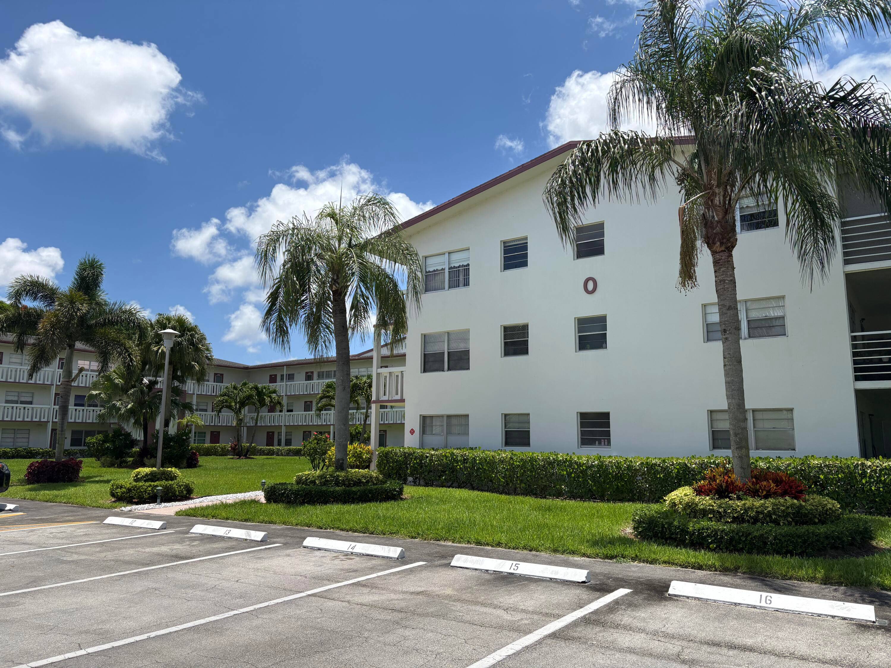 SPECIAL PRICE CAN BE RENTED NO WAITING Nice 2nd floor, with central air 2 bedroom 1 1 2 bath inside corner.