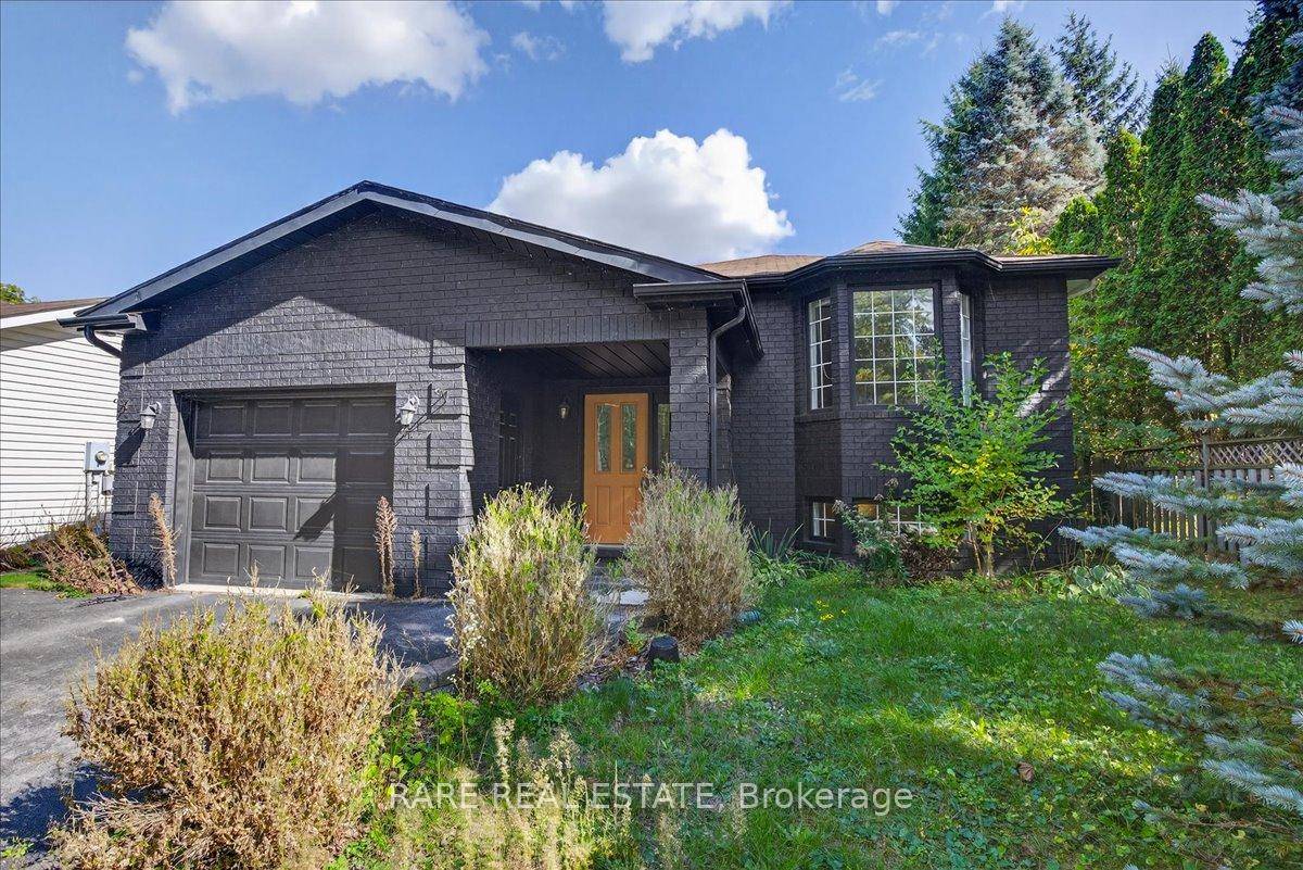 Welcome Home to 51 Smallman Drive !