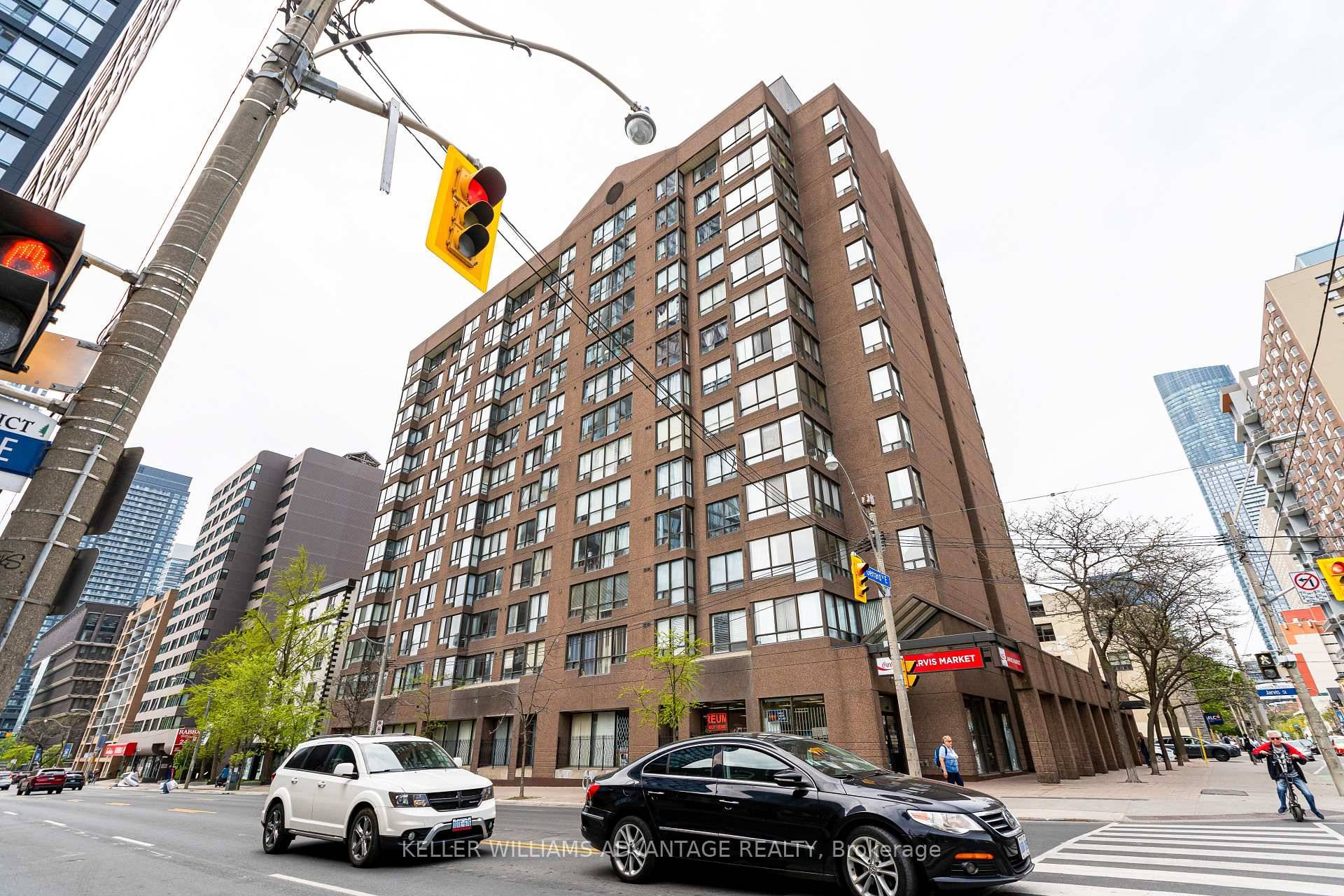 Versatile Opportunity in Central Downtown Toronto !