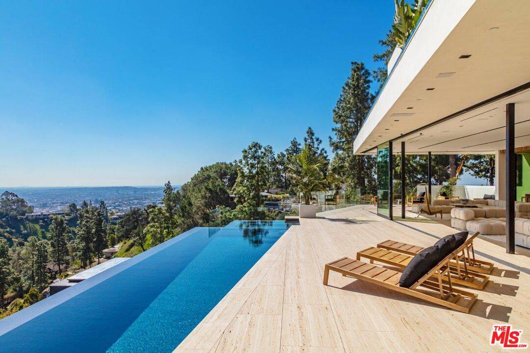 1276   LAGO VISTA DR Beverly Hills LA