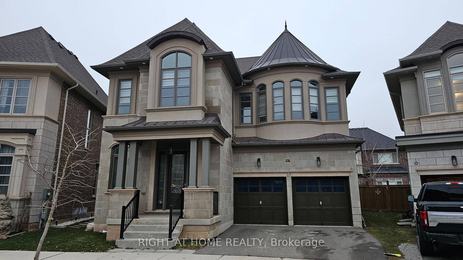 Tastefully Upgraded Executive Home, With A Premium Lot, Aprox.