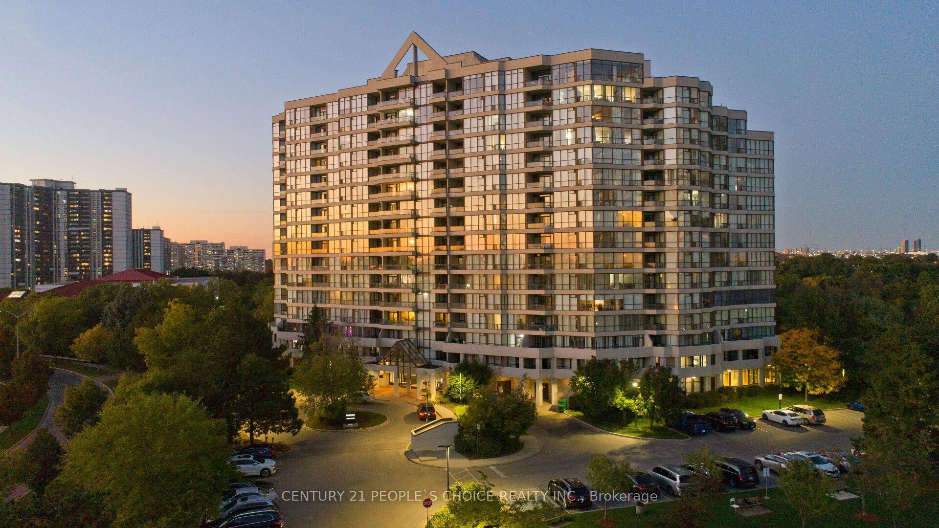 Spacious amp ; Bright 2 Bedroom Condo in a Well Maintained Building !