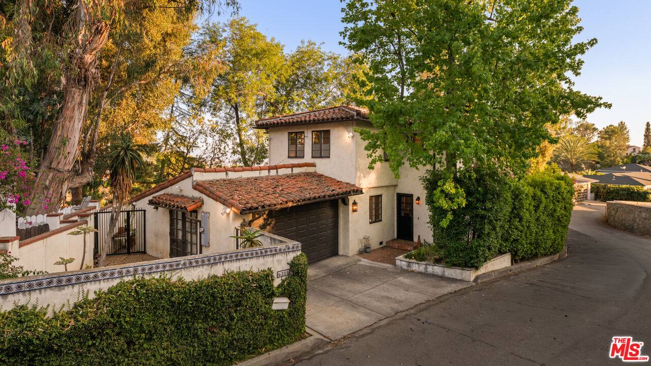6208   Mulholland Hwy 4BR Hollywood Hills East La