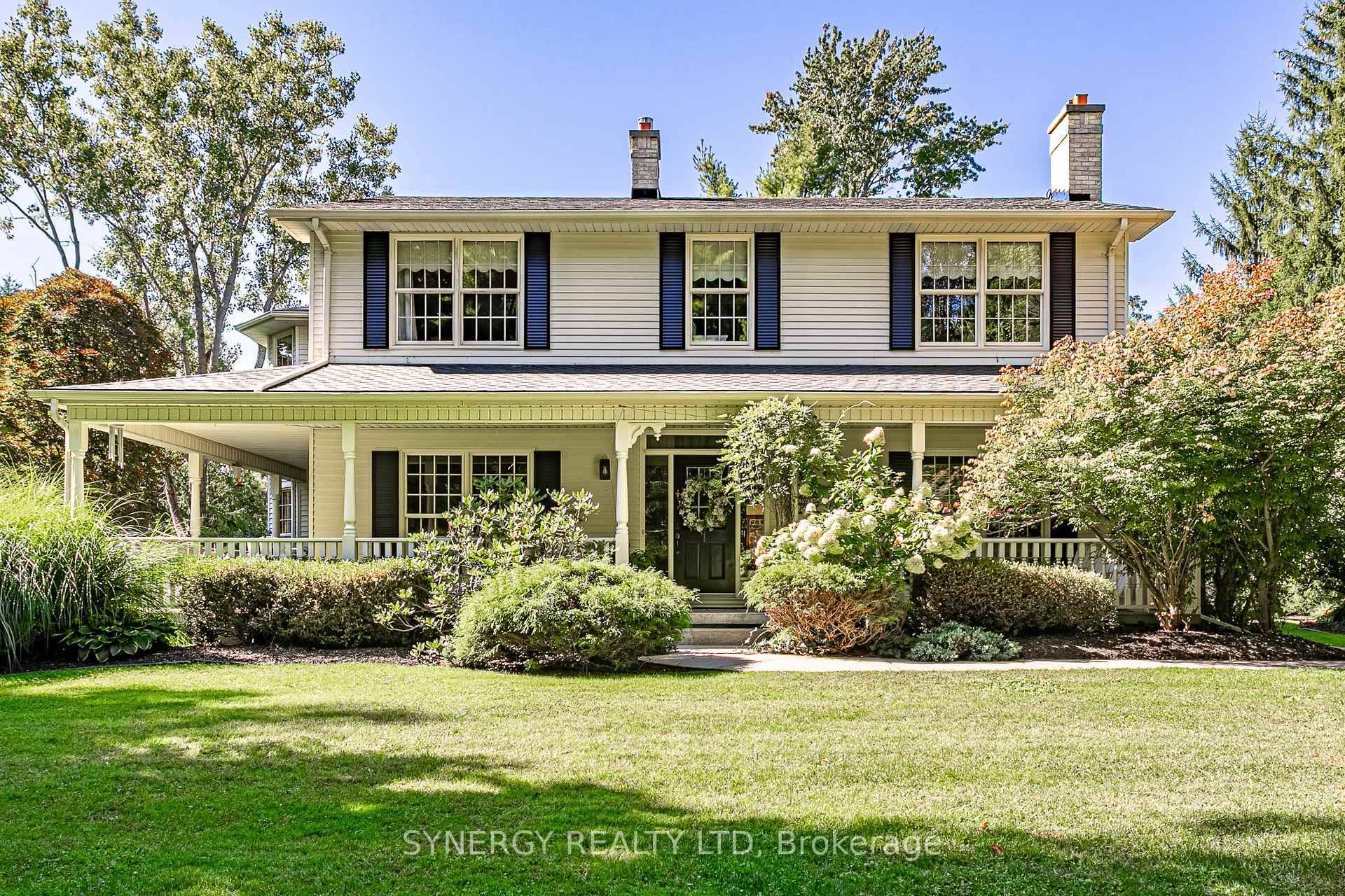 Enjoy quiet country living, in this beautifully maintain home located in Komoka.