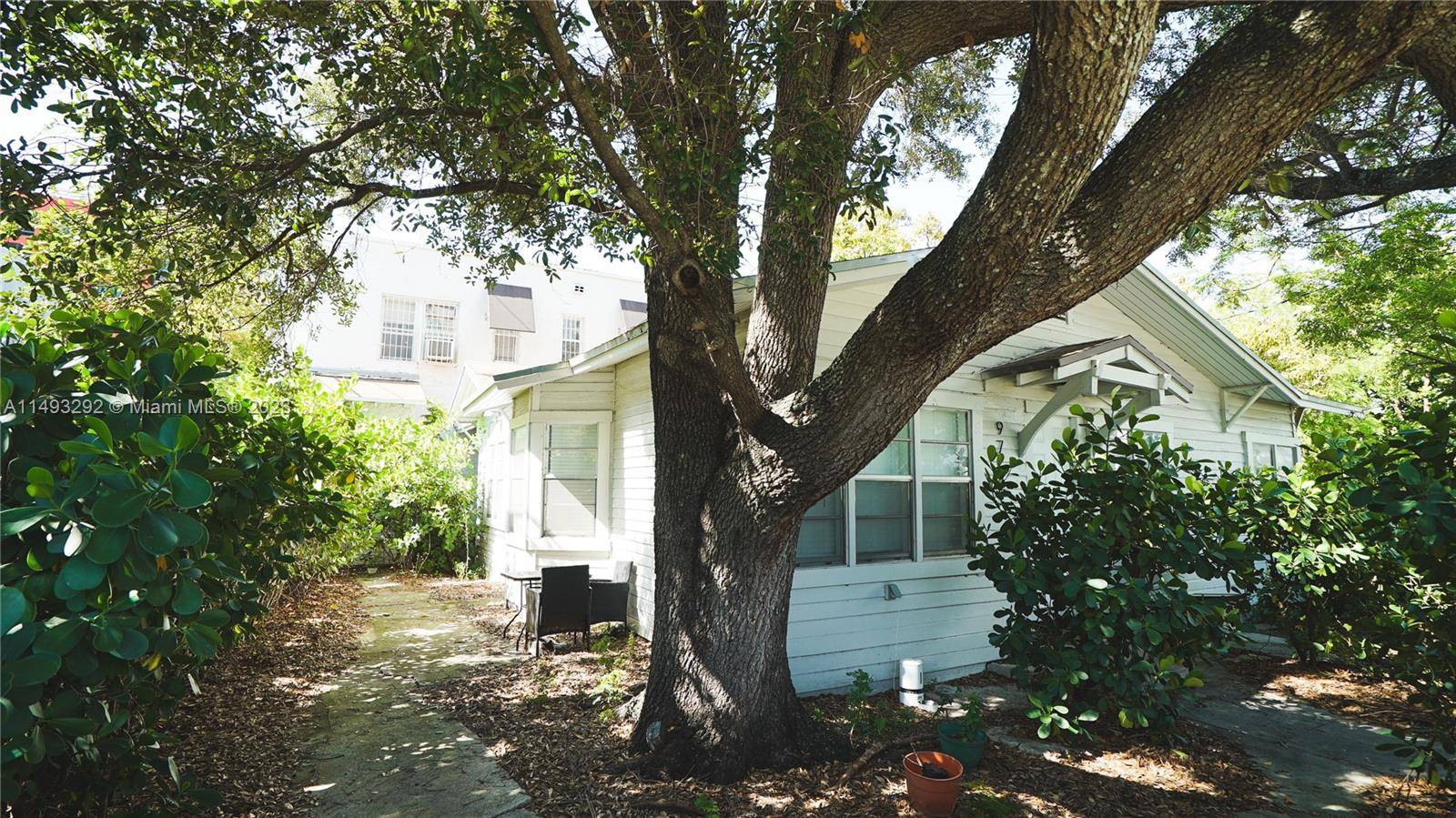 97 NW 27th St Florida