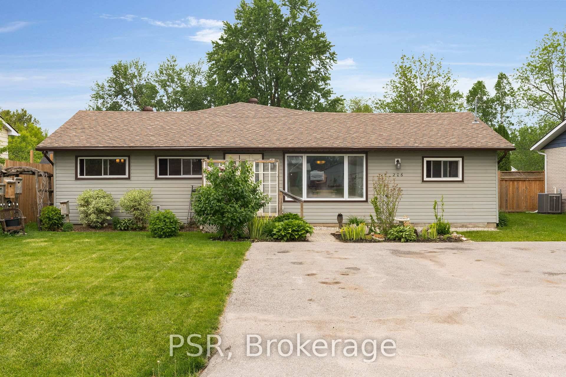 Ideally located just steps from Stayner's charming cafe s, local shops, schools, and everyday amenities, this spacious bungalow offers more than just a home it offers a lifestyle.