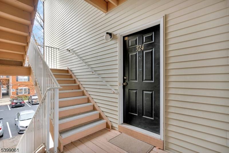 Welcome to this fabulous second level condo located in the highly sought after Traditions community.