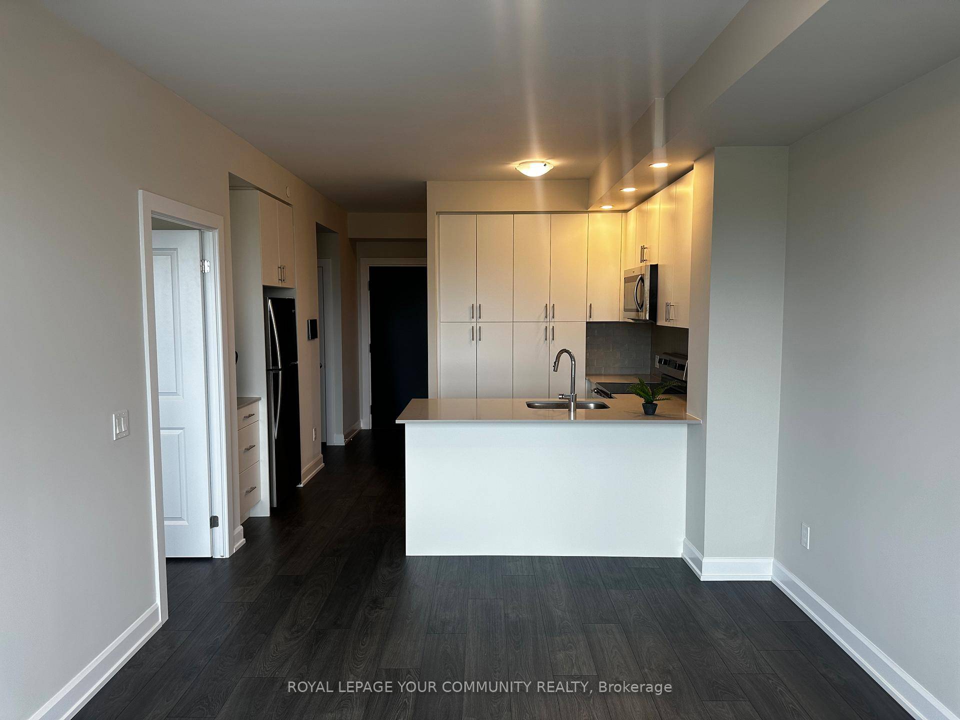 Step into this thoughtfully designed 1 bedroom den, 1 bathroom condo offering 635 sq.