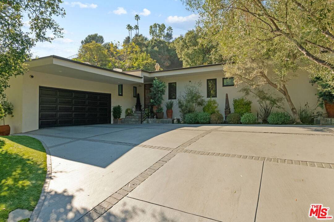 1115  N Bundy Dr 4BR Brentwood La