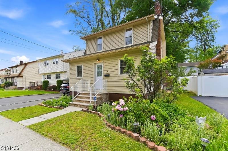 Charming 3 bedroom, 1 bath home located in the highly desirable Spring Garden section of Nutley.