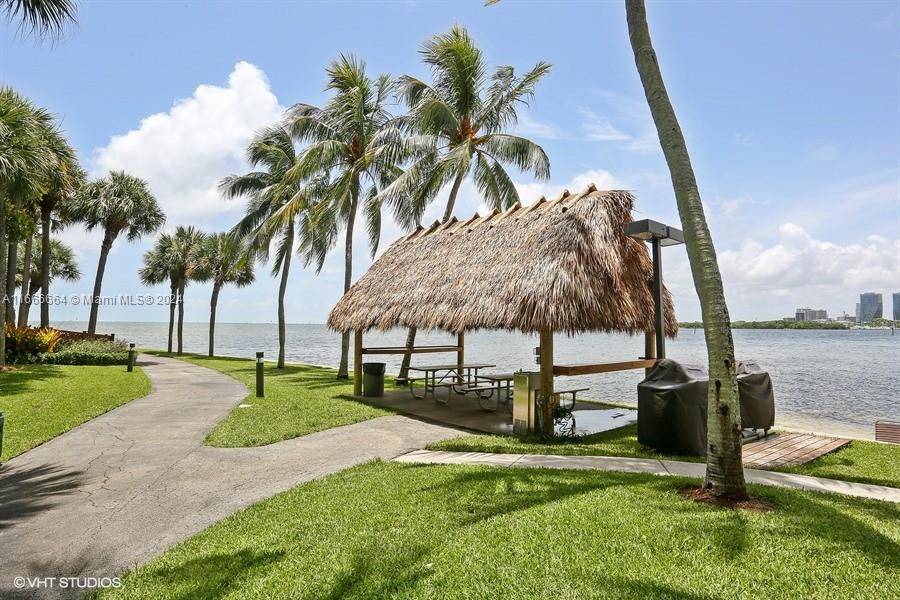 Amazing opportunity, high floor 2 bedroom, 2 bathroom with 1, 642 SF of spacious living space.