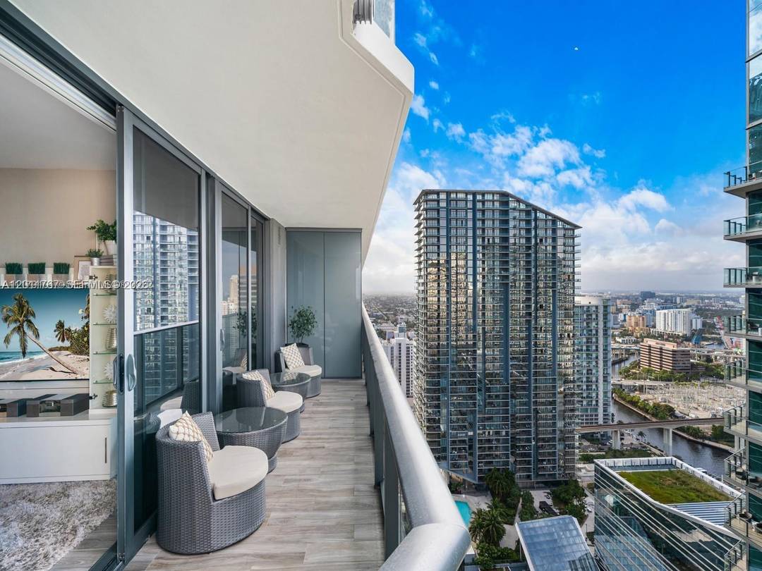 Turnkey, fully furnished residence in the coveted SLS Lux Brickell.