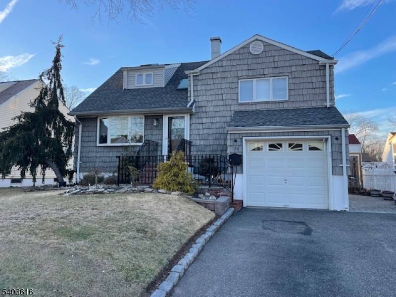 Impeccable tri level split level in desirable Chain O Hills location, convenient to NY train, schools, shopping, parks etc.