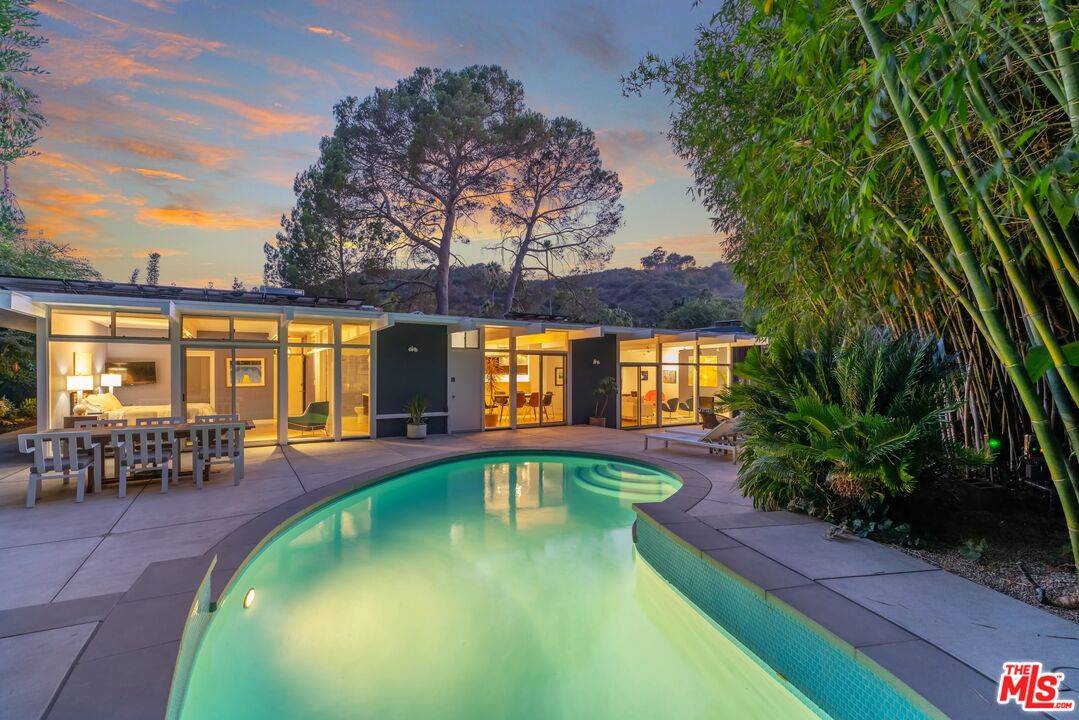 7530   Sunnywood Ln 3BR Hollywood Hills East La