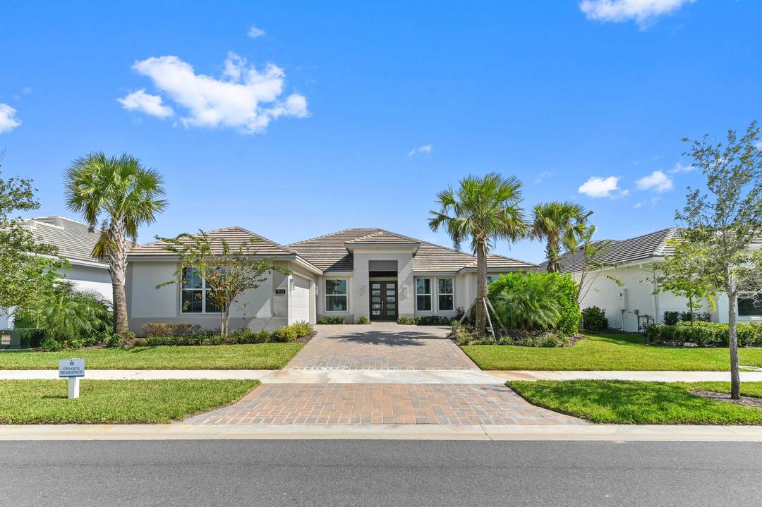 Prepare to live the ultimate Florida lifestyle in this outstanding Willow Signature model pool home, a luxury 5 bedroom, 3.