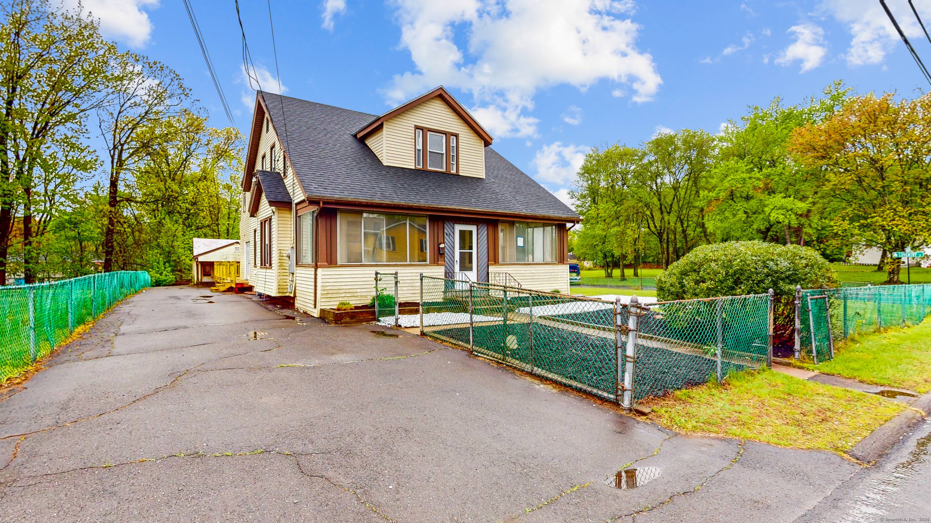 Welcome to Bloomfield if you looking for a recent renovated home in a good community.