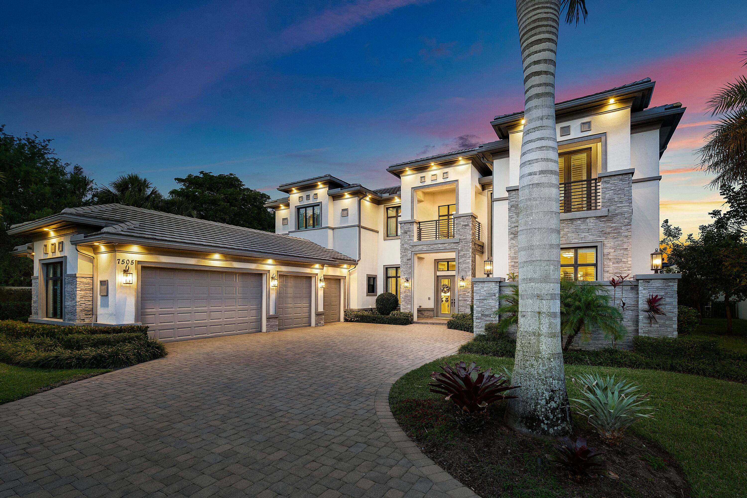 Welcome to a Life of Unrivaled Luxury and Privacy in Royal Palm Polo.