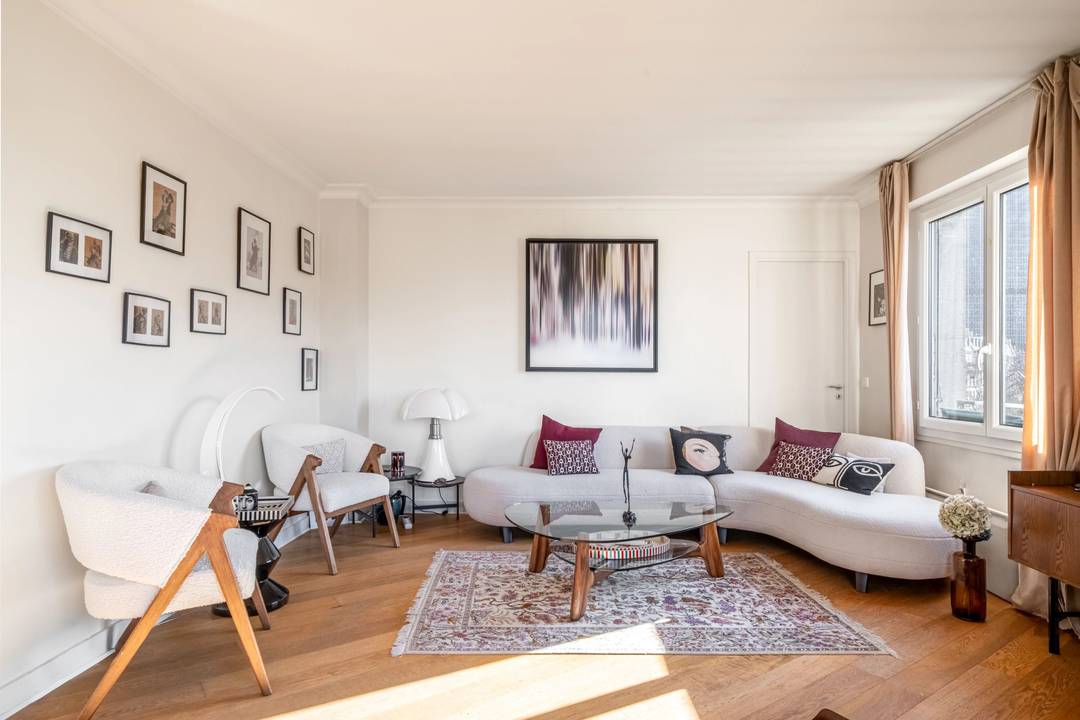 Paris VIème- Montparnasse - Appartement lumineux avec vue dégagée 5 pièces 3 chambres