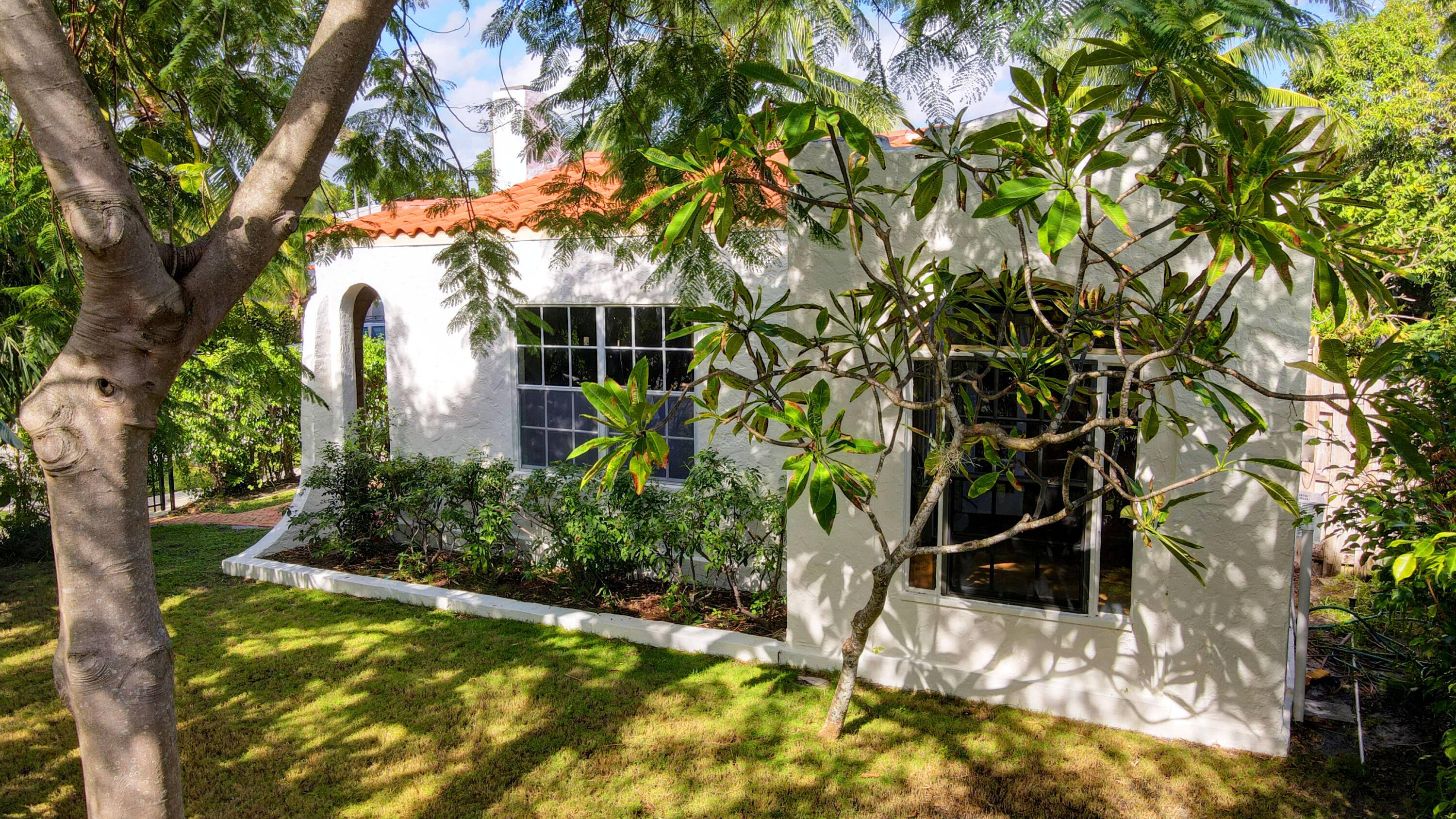 1925 Spanish Mission, hollow tile home built by Hansell Hall, Flamingo Park's premiere builder.
