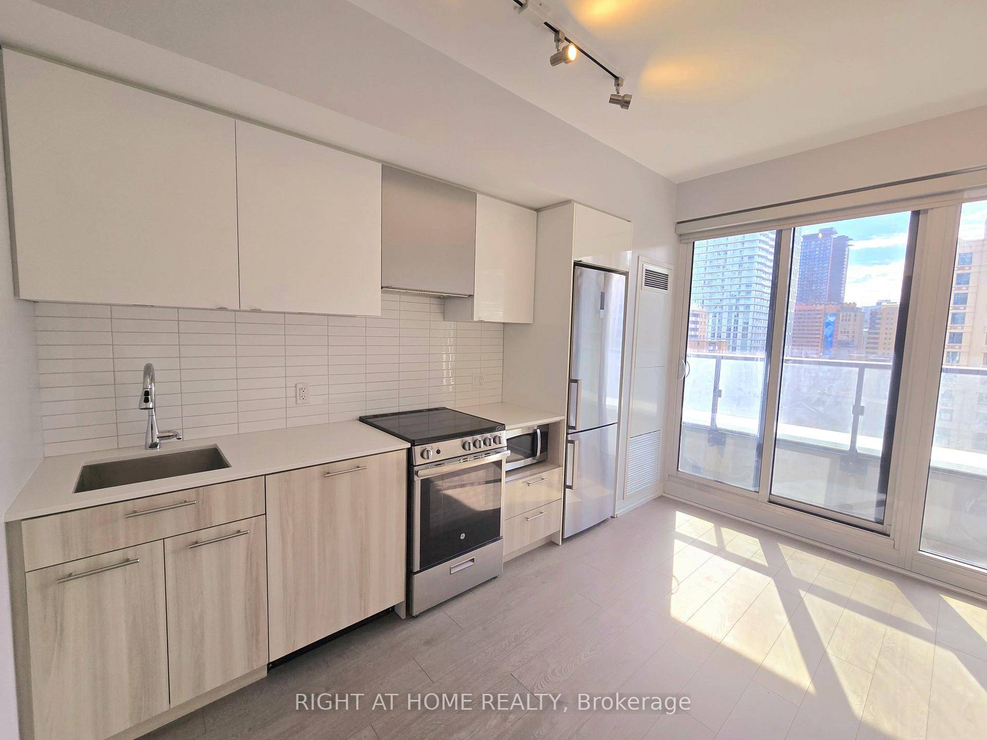 Experience Downtown Toronto Living At Its Finest At Dundas Square Gardens !