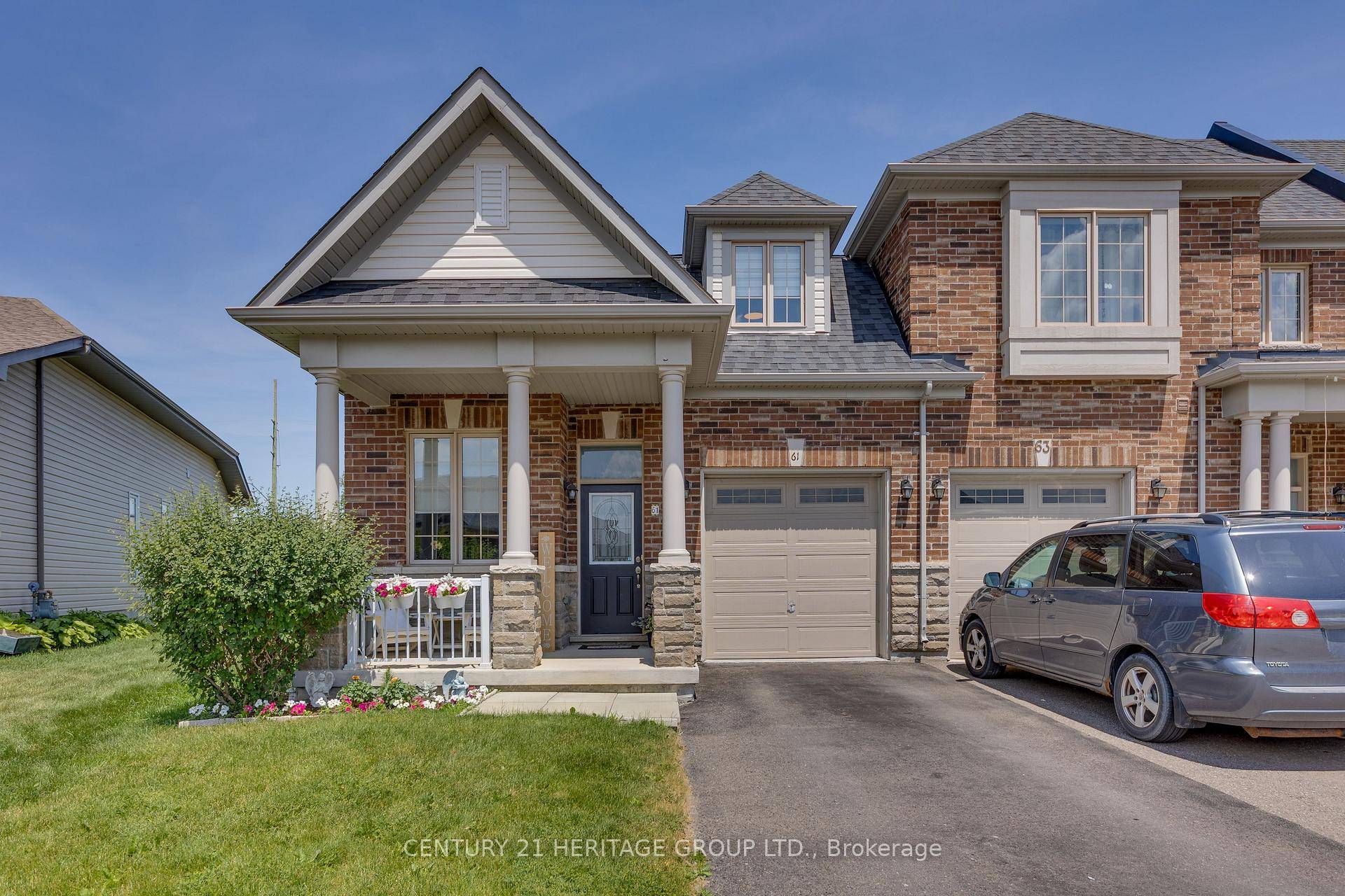 Nestled on the outskirts of the thriving town of Alliston, Kingsmere's Birch End Townhome welcomes you with open arms.