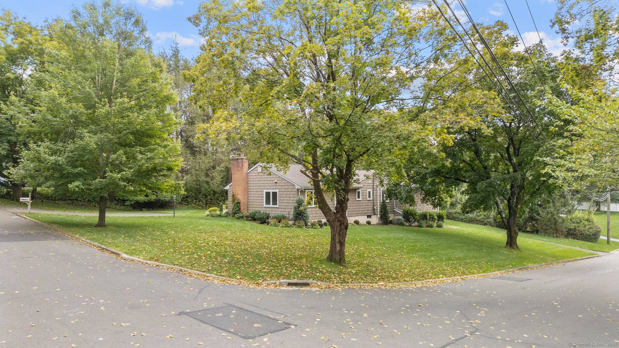 Welcome to 227 Autumn Ridge Rd one level living at its finest !