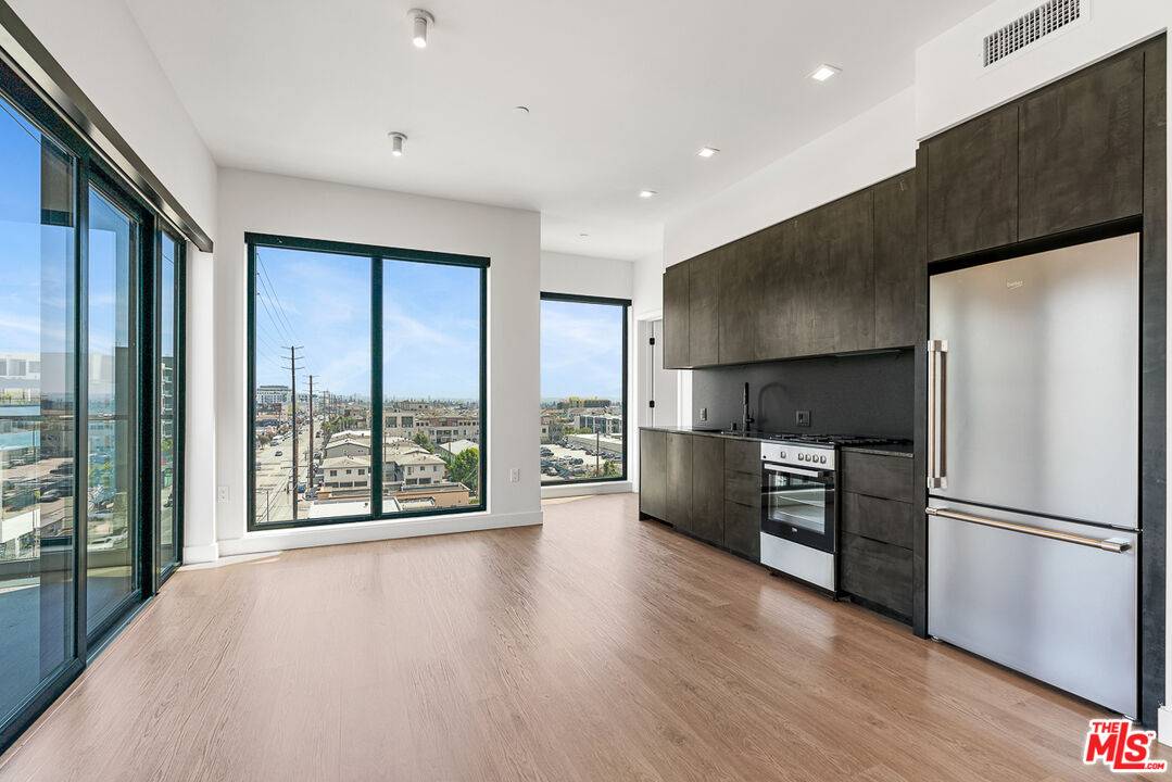 10700 Tabor St 2BR La