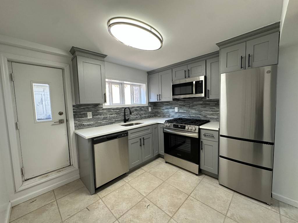 RED HOOK 2 Bedroom PARLOR Duplex w Private Yard and Garden AvailableSituated on one of the most sought after Blocks set along a Beautiful Tree lined Street that is home ...