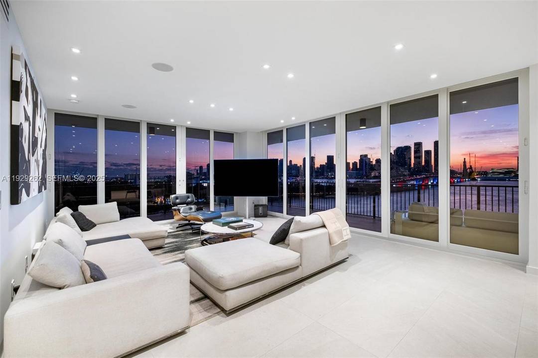 Stunning 2025 renovated corner residence in the iconic 1000 Venetian.