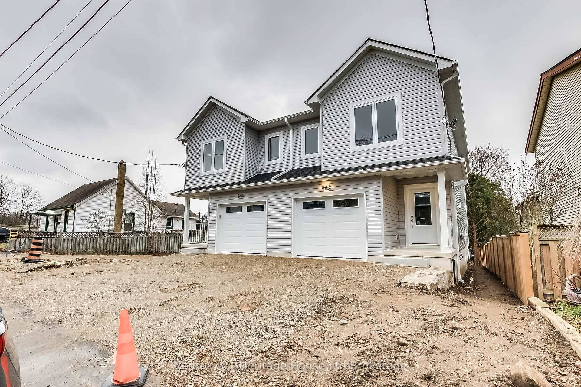 Welcome to your dream home in the heart of Woodstock !