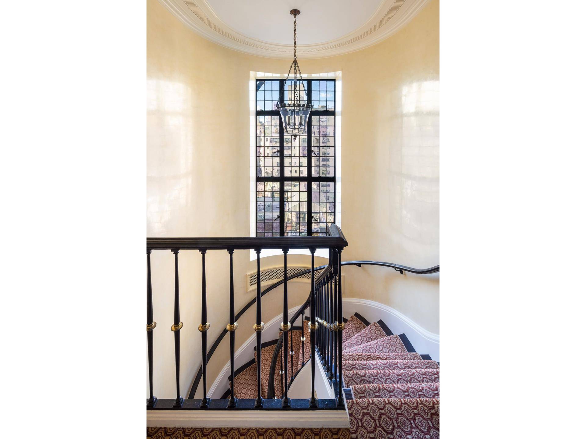 Above the illustrious 820 Park Avenue, a living masterpiece awaits.