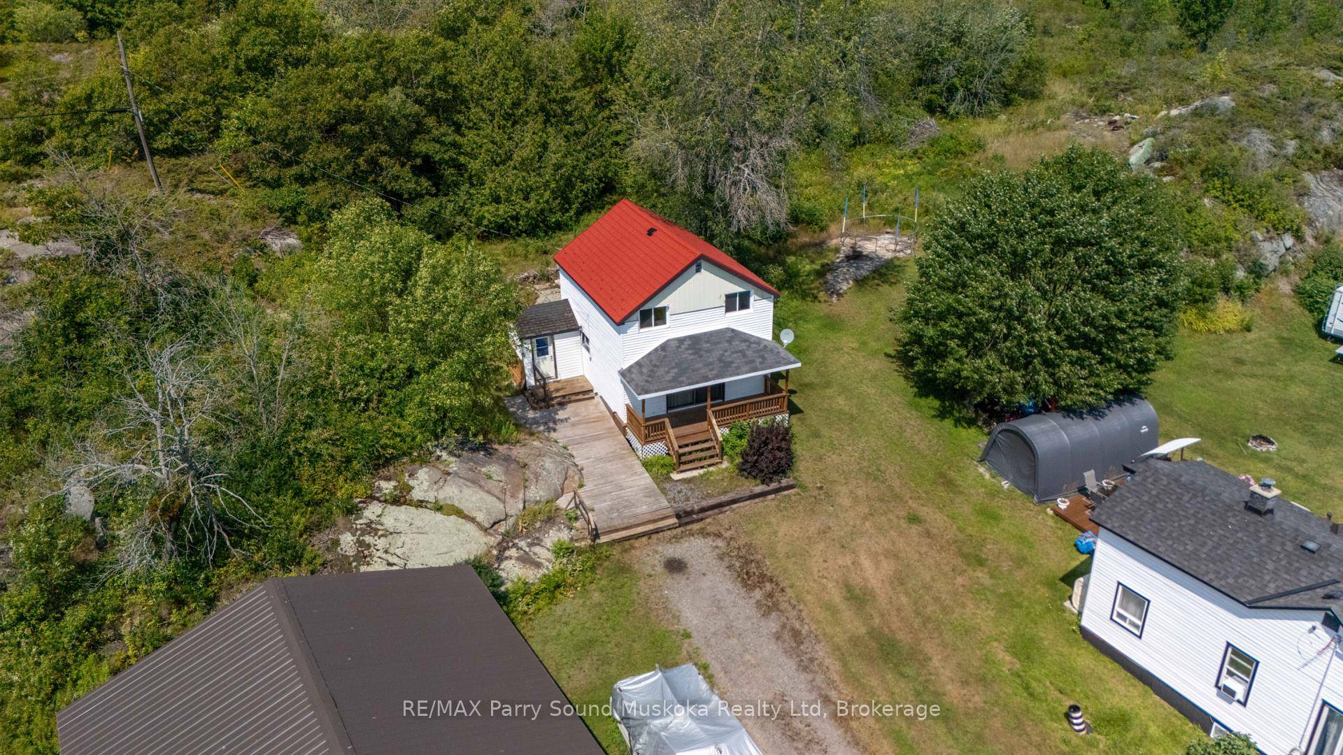 Three bedroom one bathroom home in the town of Britt, district Parry Sound.