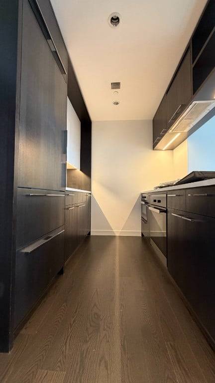 Luxury high floor 1 bedroom, 1 bath residence.
