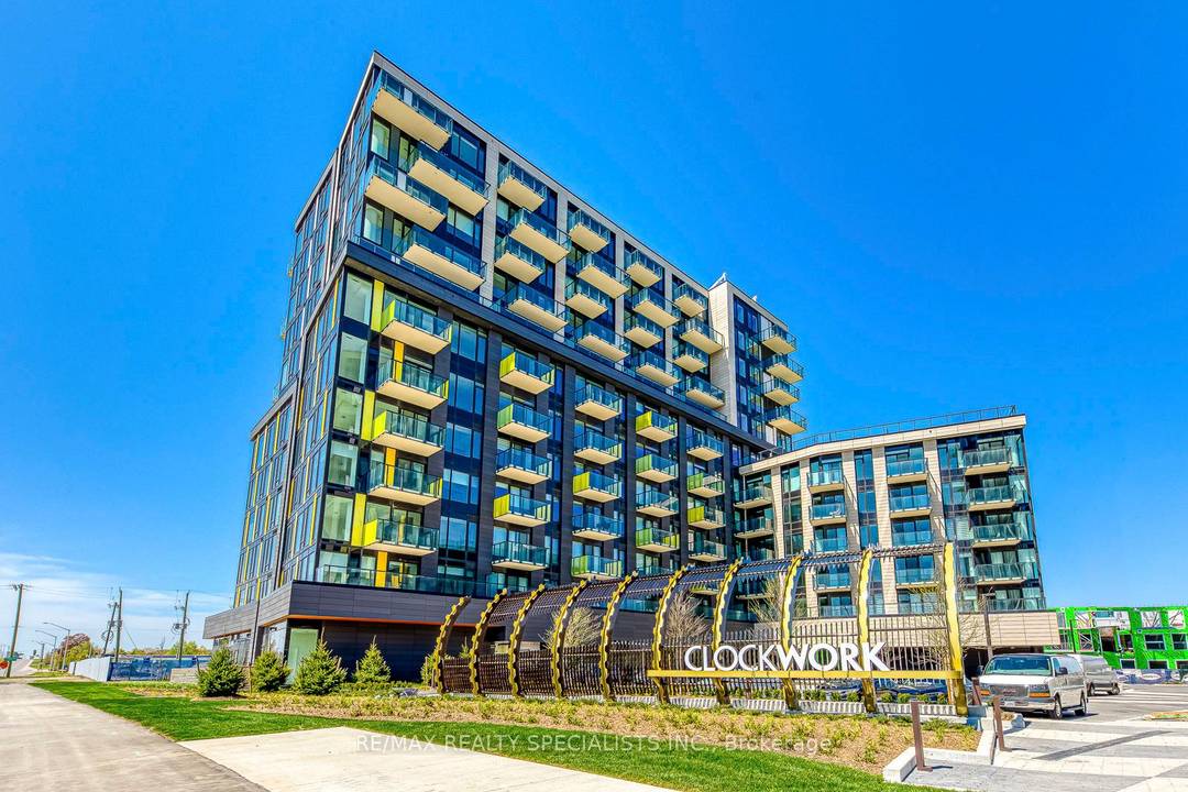 Fully furnished and move in ready large 2 bedroom condo in beautiful Joshua creek location in Oakville.